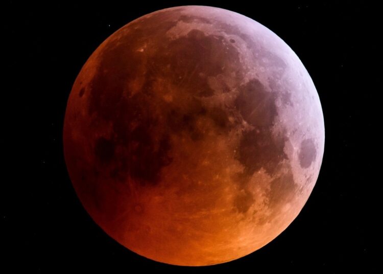 (VIDEO) Una sonda espacial graba el eclipse lunar como nunca antes se había visto