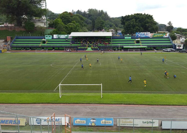 El INDES no se involucrará en la formación de los equipos de la Liga Nacional de Fútbol, aclara Yamil Bukele