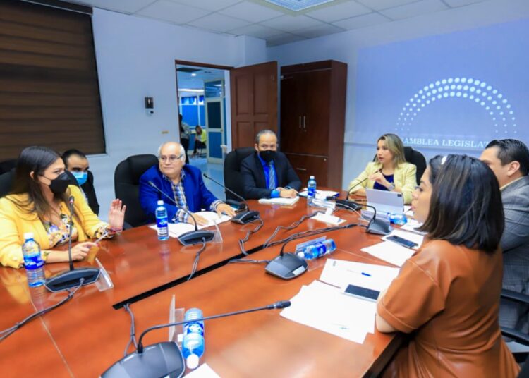 Comisión Financiera recibe informes sobre aplicación de reformas a la Ley de Historial Crediticio