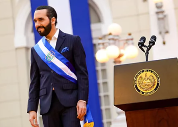 Nayib Bukele mantiene el primer lugar como mandatario mejor evaluado según consultora Mitofsky