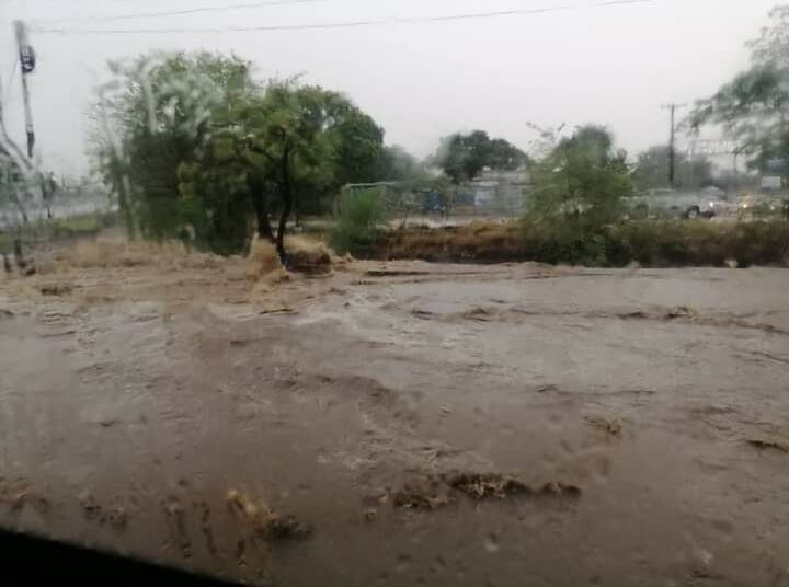 (VIDEO) Hospitales, casas y calles inundadas deja el paso de la onda tropical por Nicaragua