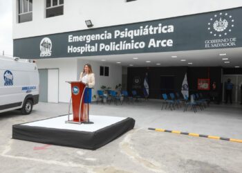 Directora del ISSS inaugura área de Emergencia Psiquiátrica del Hospital Policlínico Arce