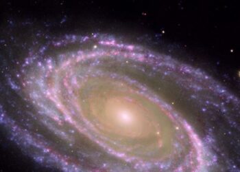 Astrónomos publican la primera imagen del agujero negro en el centro de la Vía Láctea