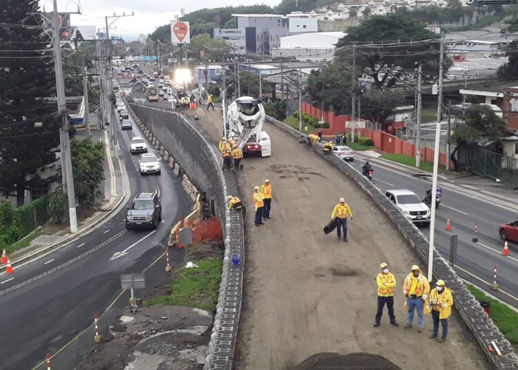 Paso a desnivel del redondel Utila lleva el 60 % de avance