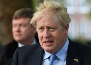 Boris Johnson se someterá este lunes a una moción de censura interna de sus diputados por el “partygate”