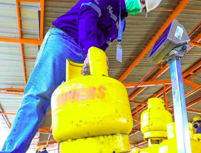 Autoridades inspeccionan distribuidoras de gas propano a fin de garantizar el peso exacto en los cilindros