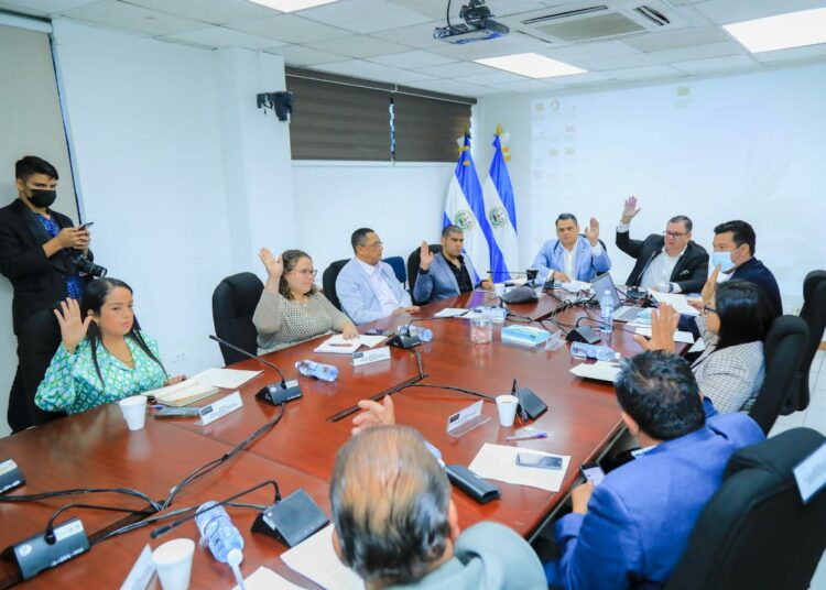 Comisión de Hacienda emitió dictamen favorable para reforzar programas del ISTA, cuotas de alimentación de la PNC y atención a migrantes