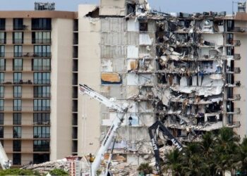 Indemnización de 1.000 millones de dólares a víctimas derrumbe de un condominio en Miami