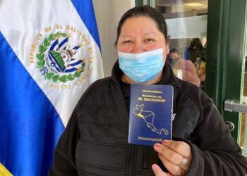 Diputados destacan acercamiento de servicios consulares a salvadoreños en el exterior