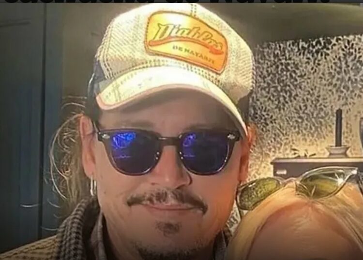 Johhny Depp usó gorra de “Los Diablos de Nayarit” el día final del juicio contra Amber Heard