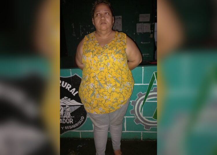 Capturan a “La Bidón”, pandillera que extorsionaba a comerciantes de La Paz