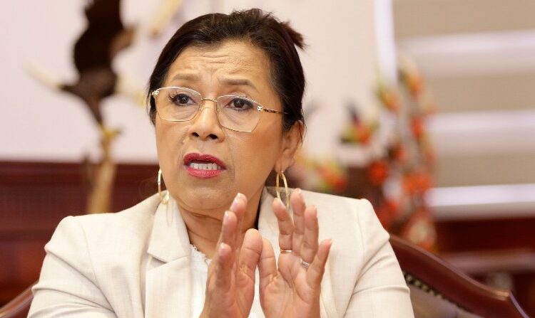 Asamblea Nacional de Ecuador destituye a su presidenta Guadalupe Llori