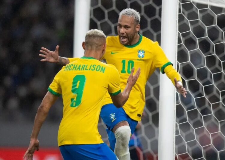Neymar le dio el triunfo a Brasil ante Japón y quedó a un paso de romper un récord de Pelé