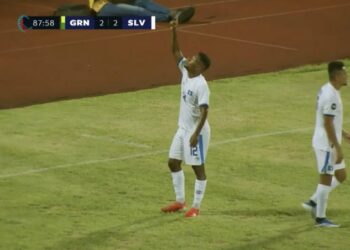 El Salvador -jugando mal-, empató 2-2 con Granada