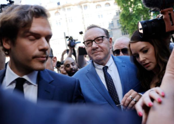 El actor estadounidense Kevin Spacey quedó en libertad bajo fianza tras comparecer ante un tribunal de Londres acusado de delitos sexuales