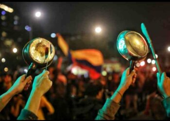 Quito pide con cacerolazo el inicio del diálogo y el fin de los disturbios