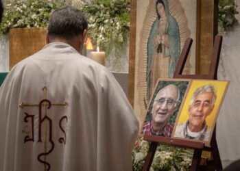 Recuperan los cuerpos de los dos jesuitas asesinados en México y ofrecen millonaria recompensa por el presunto homicida