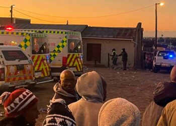 Hallaron a 20 jóvenes muertos sin signos de violencia en un bar nocturno en Sudáfrica