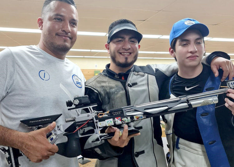 Israel Gutiérrez en rifle de aire aportó el primer oro para El Salvador en Juegos Bolivarianos