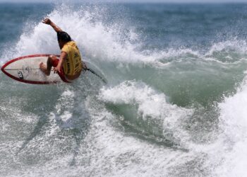 El sábado se define el representante salvadoreño en la Liga Mundial de Surf
