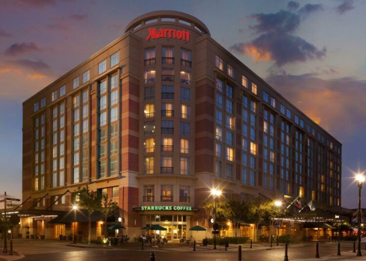 Cadena de hoteles Marriott suspende todas sus operaciones en Rusia