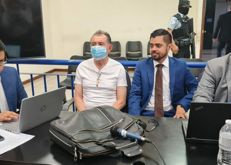 Tribunal suspende juicio en contra de “Mecafé” Menéndez a causa de problemas de salud