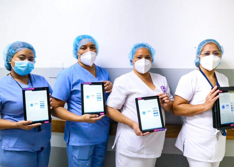 «El sistema de salud se ha dotado de las herramientas necesarias para velar por el bienestar de los salvadoreños»: Ministro de Salud