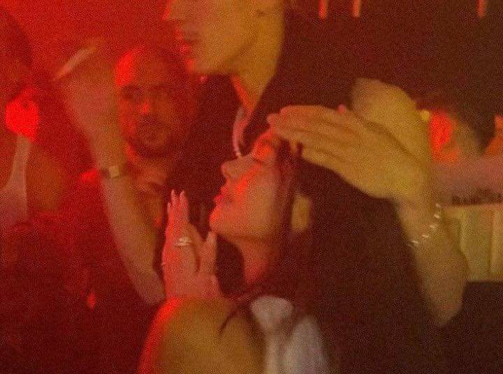 ¿Nueva pareja?: Captan a Dua Lipa y Arón Piper bailando sensualmente en una discoteca de Madrid
