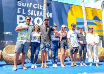 Gobierno de El Salvador respalda al atleta Bryan Pérez, que representará al país en la séptima parada del Championship Tour de la WSL