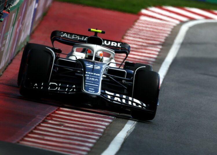 Salió de boxes y terminó contra el muro: el insólito choque de Yuki Tsunoda que pudo haberle costado el triunfo a Verstappen en la Fórmula 1