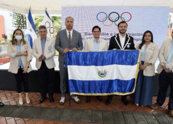 Presidente del INDES abanderó delegación que viajará a los Juegos Bolivarianos