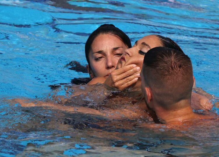 Prohibieron a la nadadora que se desmayó , Anita Álvarez seguir compitiendo en el Mundial de Natación
