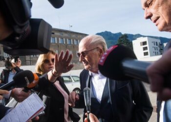  Joseph Blatter el ex presidente de FIFA sufrió dolores en el pecho y no pudo declarar