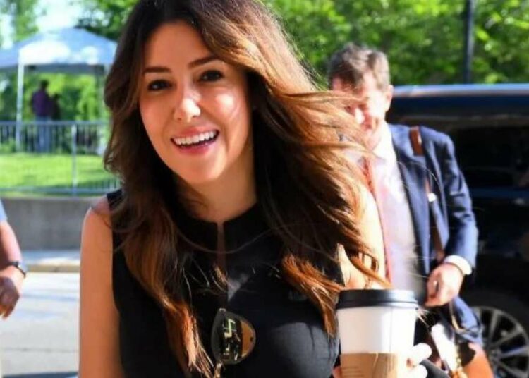 Camille Vasquez, abogada de Johnny Depp, salva a un pasajero en pleno vuelo