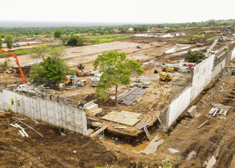 Inicia la construcción del «Centro de Confinamiento del Terrorismo», en Tecoluca, San Vicente