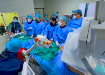 ISSS realiza el primer implante de válvula aórtica con tecnología autoexpandible