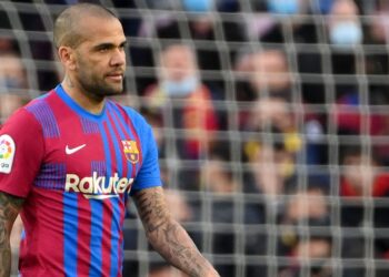 El Barça le comunica a Alves que no seguirá