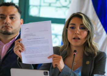Diputados advierten a la banca de no continuar cobrando membresías y que se abstengan de aumentar límites en las tarjetas de crédito