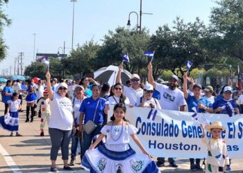 Diputados aseguran que dignificarán con el voto electrónico a los salvadoreños en el exterior