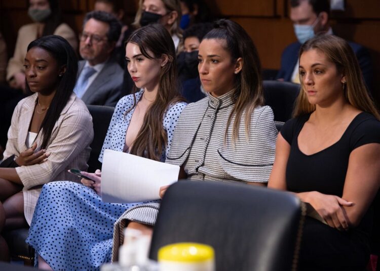 Noventa gimnastas olímpicas estadounidenses piden al FBI más de 1.000 millones de dólares por ignorar abusos de ex médico Larry Nassar