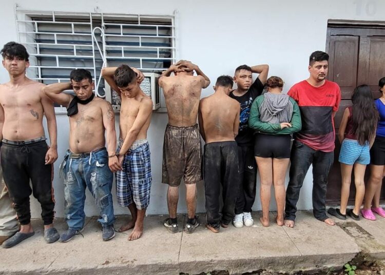 Mareros atacan a policía en Guazapa: hay 12 capturas, entre quienes figuran 3 mujeres menores de edad