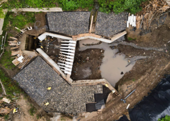 Ministro de Obras Públicas supervisa obras de mitigación en quebrada El Garrobo