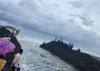 Obras Públicas destapa bocanas para prevenir inundaciones en zona costera