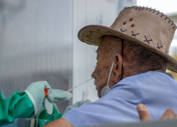 Ministro de Salud: aumentan casos de COVID-19, pero bajan hospitalizaciones