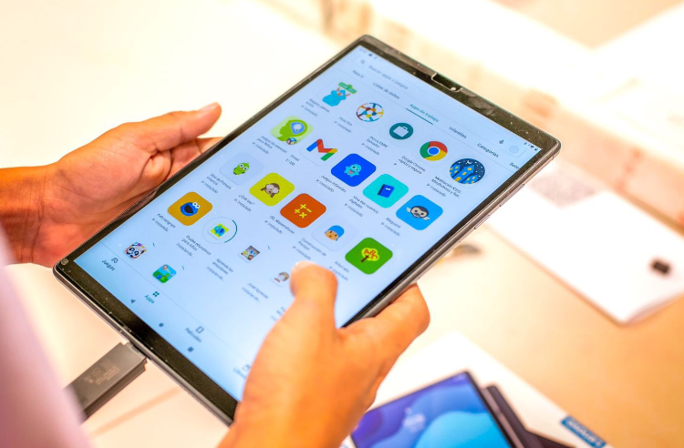 Diputada Aronette Mencía destaca impulso de leyes para proteger a la niñez en El Salvador