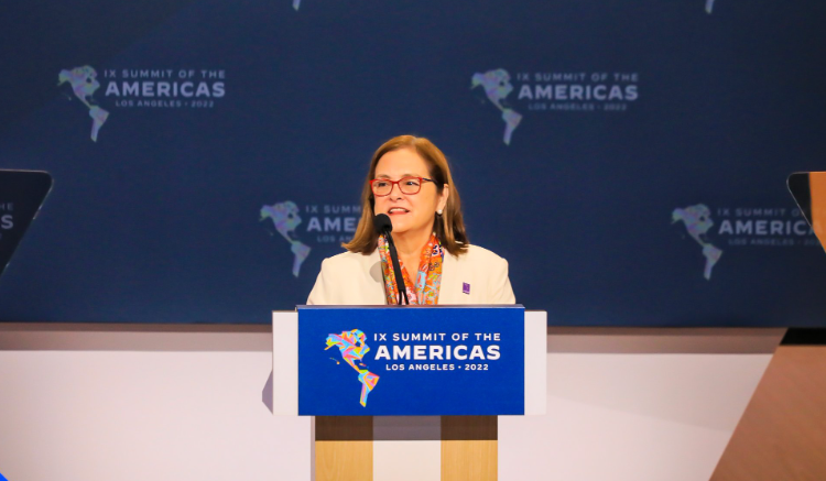 “El Salvador de hoy pone por delante su soberanía, la libertad y la dignidad de su pueblo”: Canciller Alexandra Hill en Cumbre de Las Américas