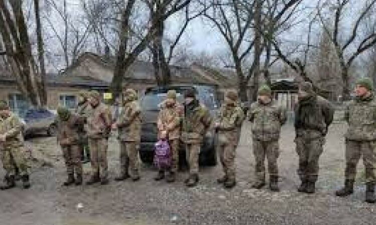 Ucrania anunció el mayor intercambio de prisioneros con Rusia y repatrió 144 soldados