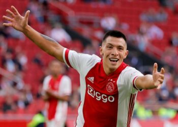 Fuerte disputa entre Arsenal y Manchester United por el defensor argentino Lisandro Martínez