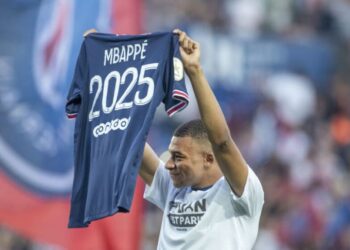 UEFA investigará las cuentas del PSG tras la renovación de Mbappé