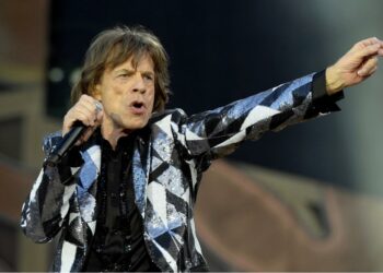 Mick Jagger, cantante de los Rolling Stone tiene COVID-19
